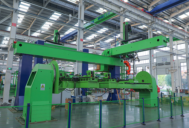 超大挖主架焊接工作站